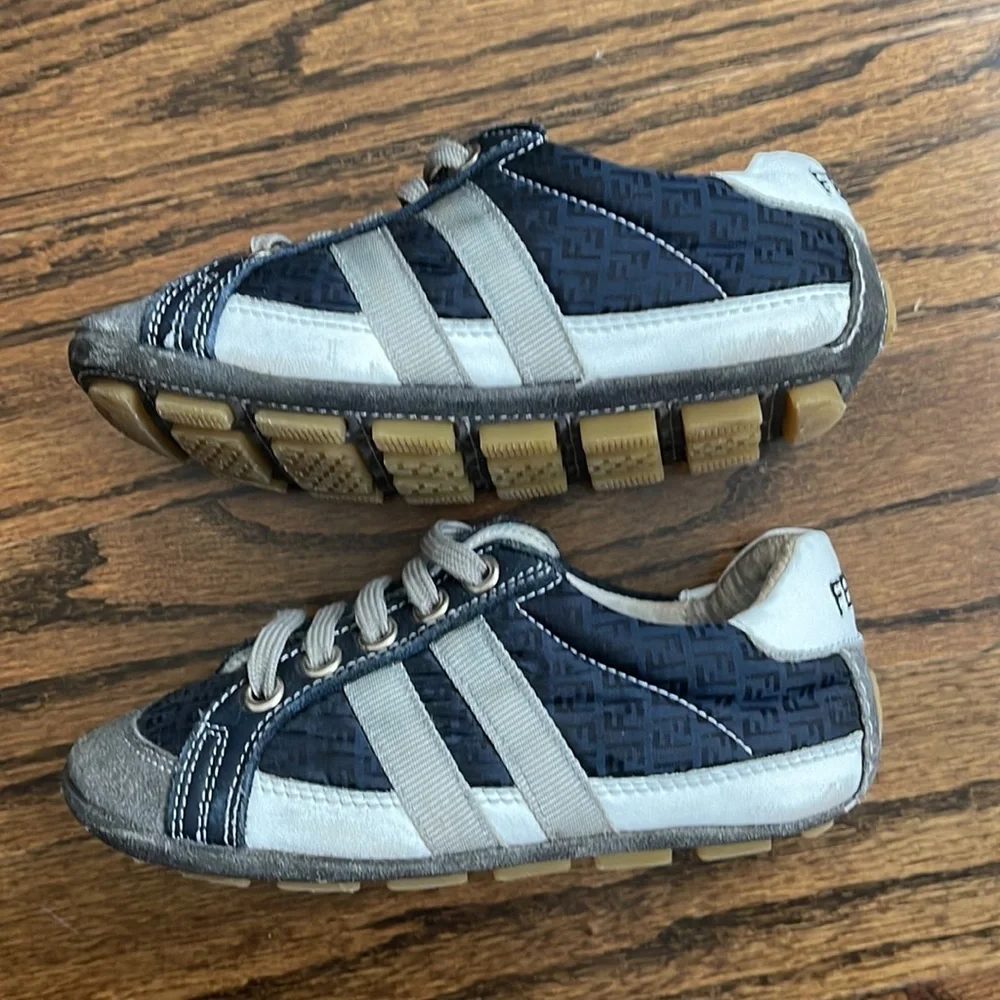 Fendi Kids Sneakers‎ Size 34